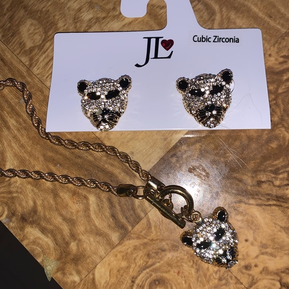 JL DESIGN CHEETA GOLDTONE EARRINGS & MATCHING TOGGLE BRACELET* - Picture 1 of 8